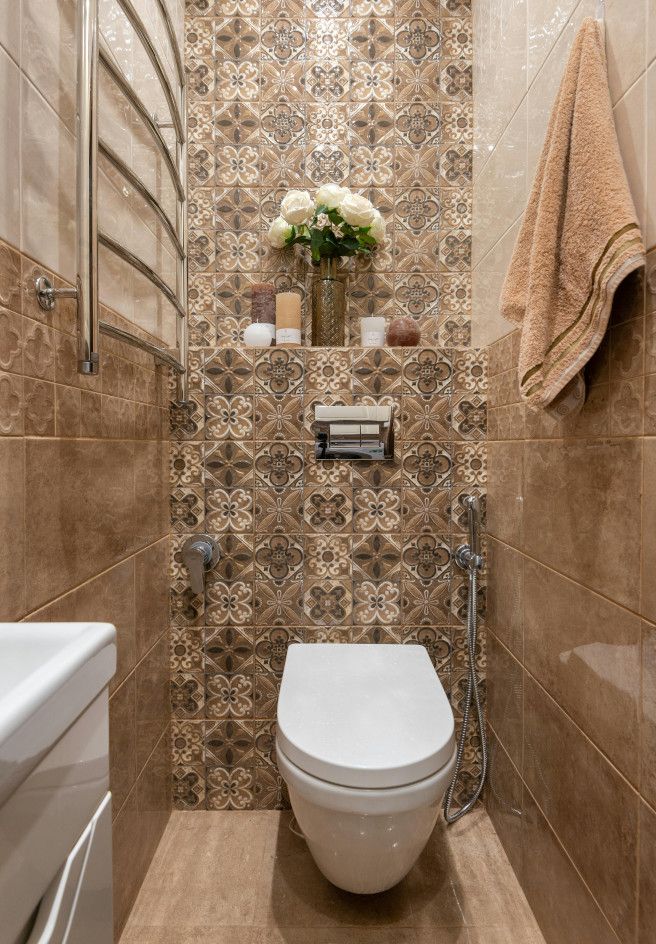 Contemporary bathroom tiled in Swansea by Daffodil Tiling.